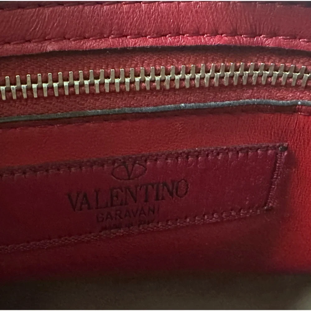 Valentino Garavani Medium Nappa Rockstud Spike Shoulder Bag - Picture 11 of 16